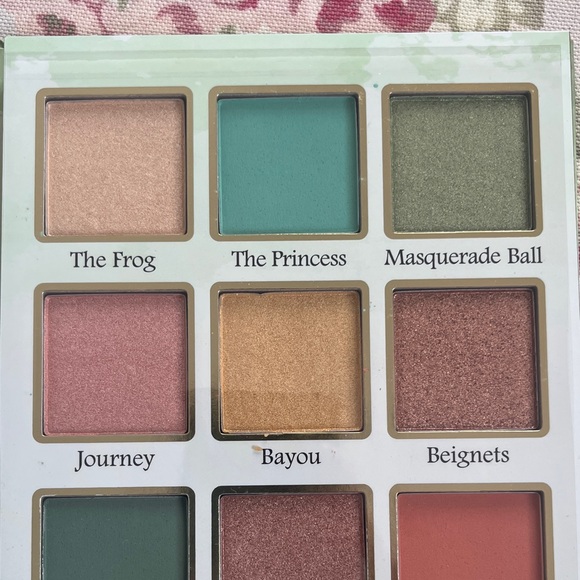Last chance B4 donating.  NEW! Disney Princess and the Frog Eyeshadow Palette - Picture 4 of 12